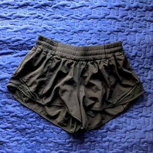Lululemon Hotty Hot 2.5 Shorts